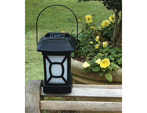 Portable insect-repellent lantern: Small Sizes Covers a Wide Area