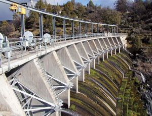 The 20-MW concrete dam Copco 1 has lost its efficiency since it was commissioned in 1918.